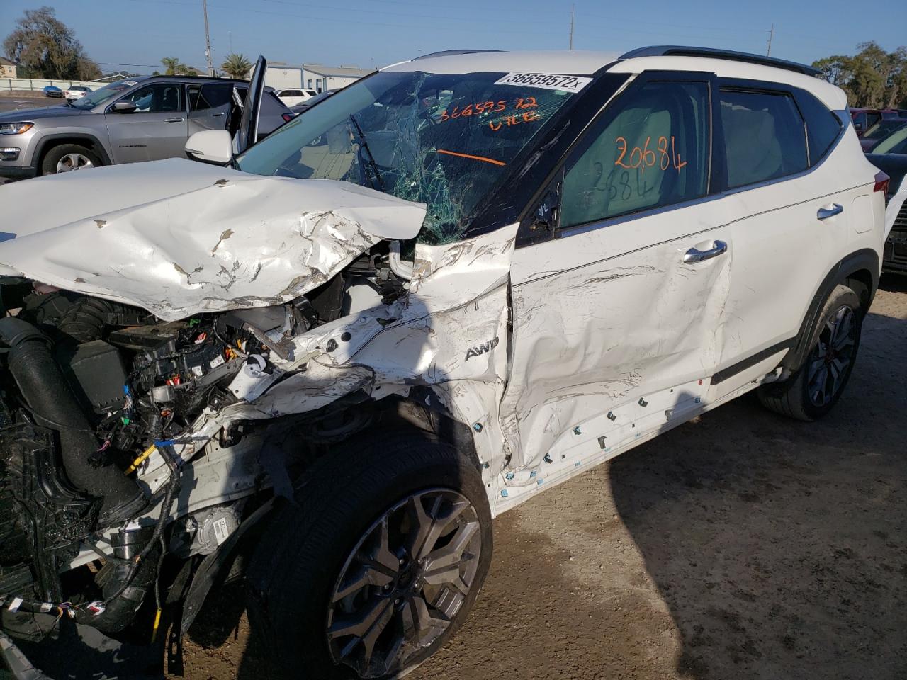 Photo 10 from auction – 2021 KIA SELTOS SX with VIN KNDETCA24M7133131