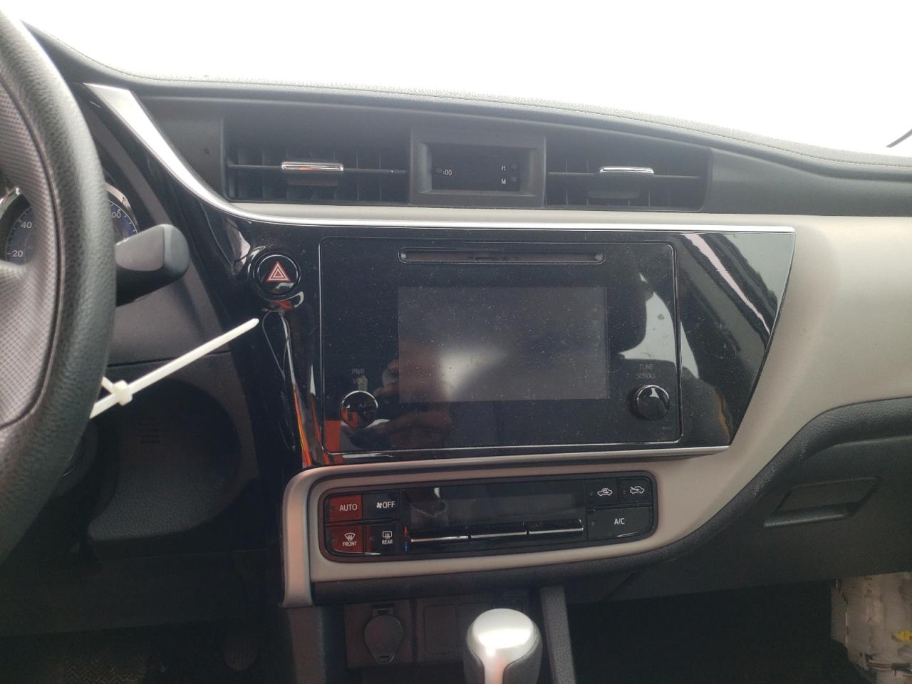 Photo 9 from auction – 2019 TOYOTA COROLLA L with VIN 2T1BURHE6KC158272