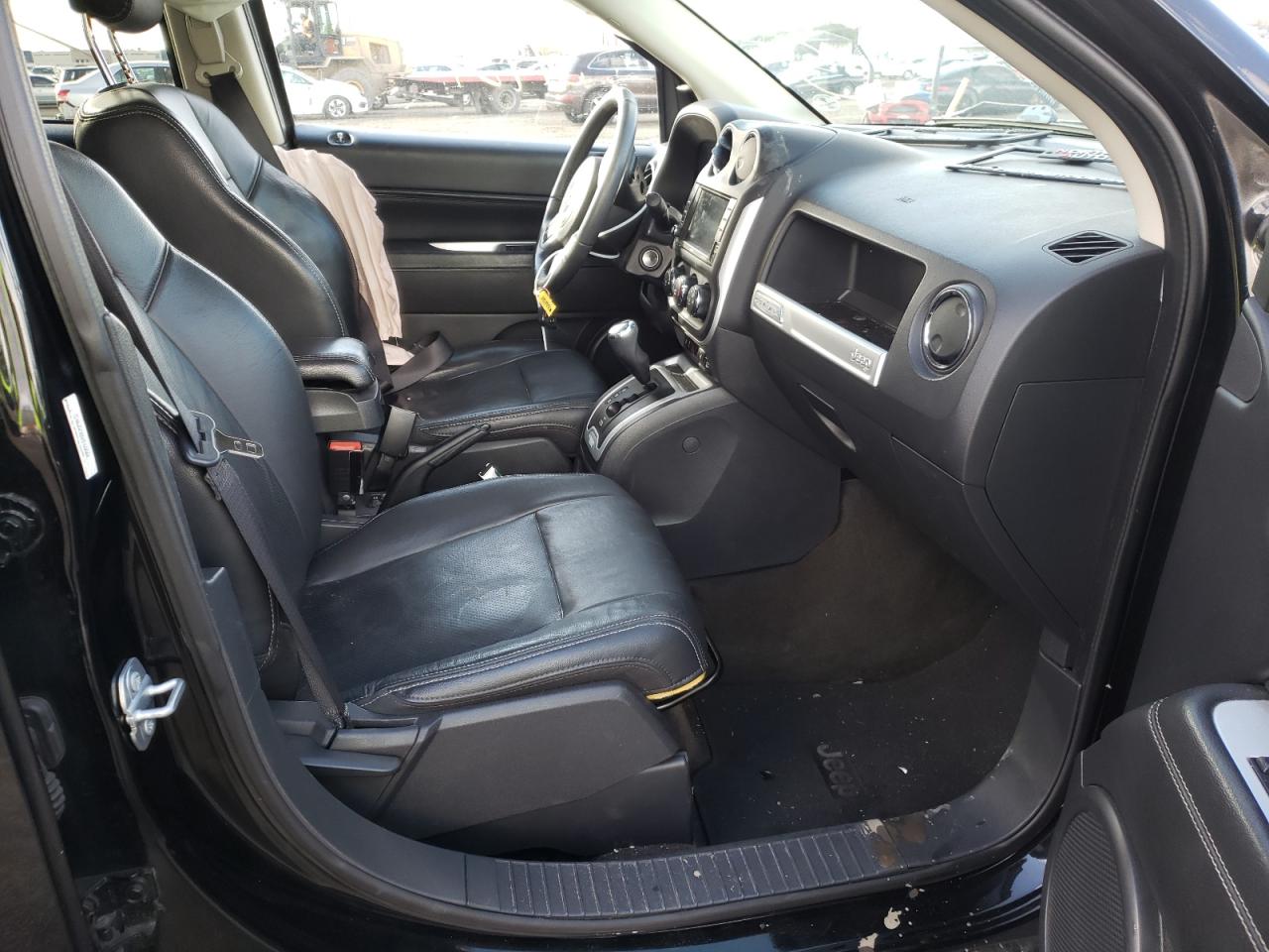 Photo 5 from auction – 2017 JEEP COMPASS LA with VIN 1C4NJDEB6HD122984