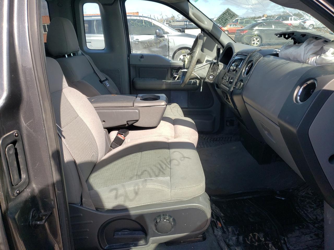 Photo 5 from auction – 2005 FORD F150 with VIN 1FTRF12W65KD67543