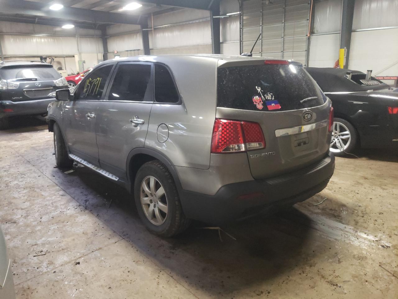 Photo 3 from auction – 2013 KIA SORENTO LX with VIN 5XYKTDA62DG343645