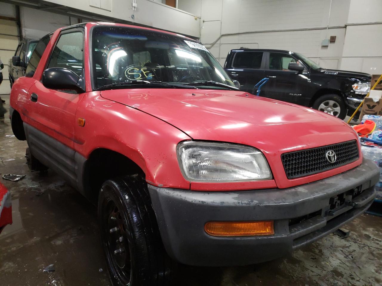 TOYOTA RAV4 1997 with VIN JT3YP10V9V0163547 - Photo from auction