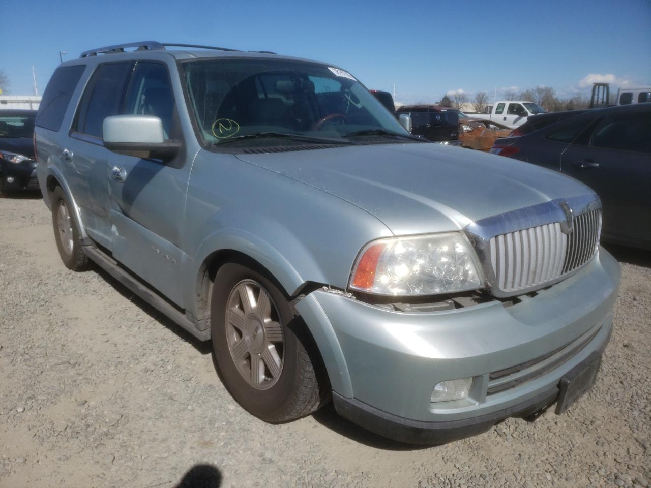 LINCOLN NAVIGATOR 2005 with VIN 5LMFU28585LJ02882 - Photo from auction