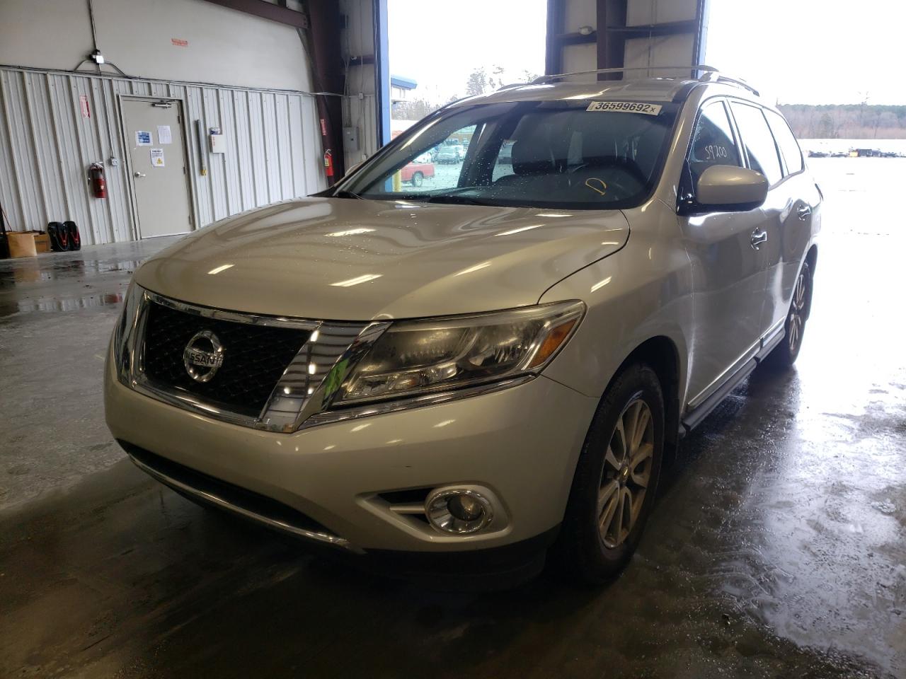 Photo 2 from auction – 2015 NISSAN PATHFINDER with VIN 5N1AR2MN5FC701339