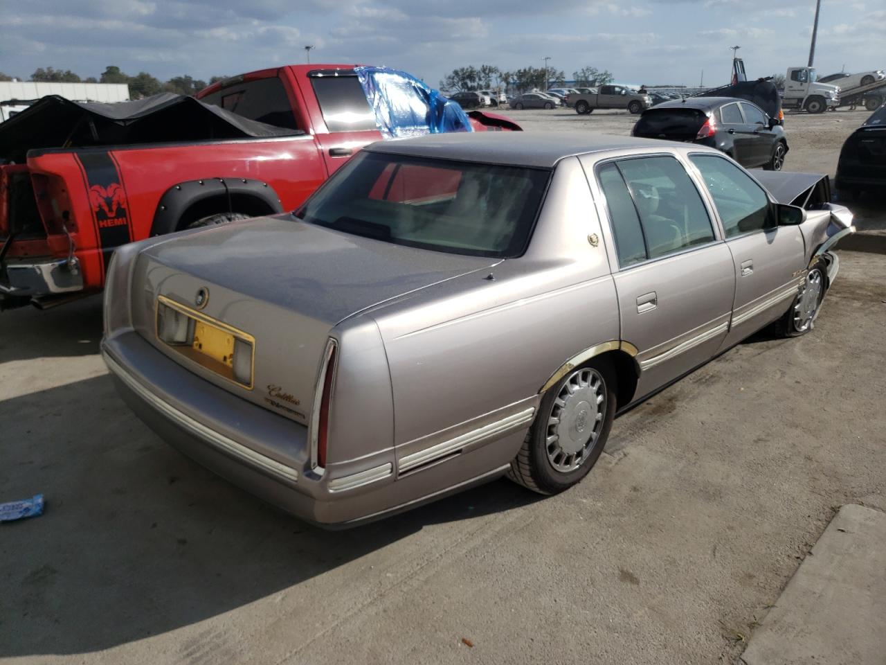 Photo 4 from auction – 1997 CADILLAC DEVILLE with VIN 1G6KD52Y0VU214907