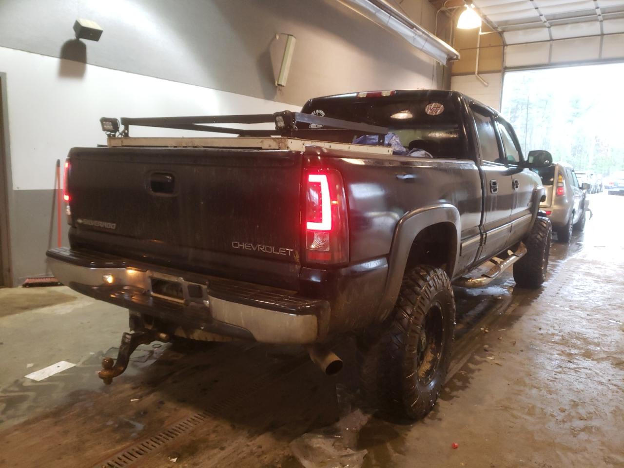 Photo 4 from auction – 2002 CHEVROLET SILVERADO with VIN 1GCGK13U82F104636