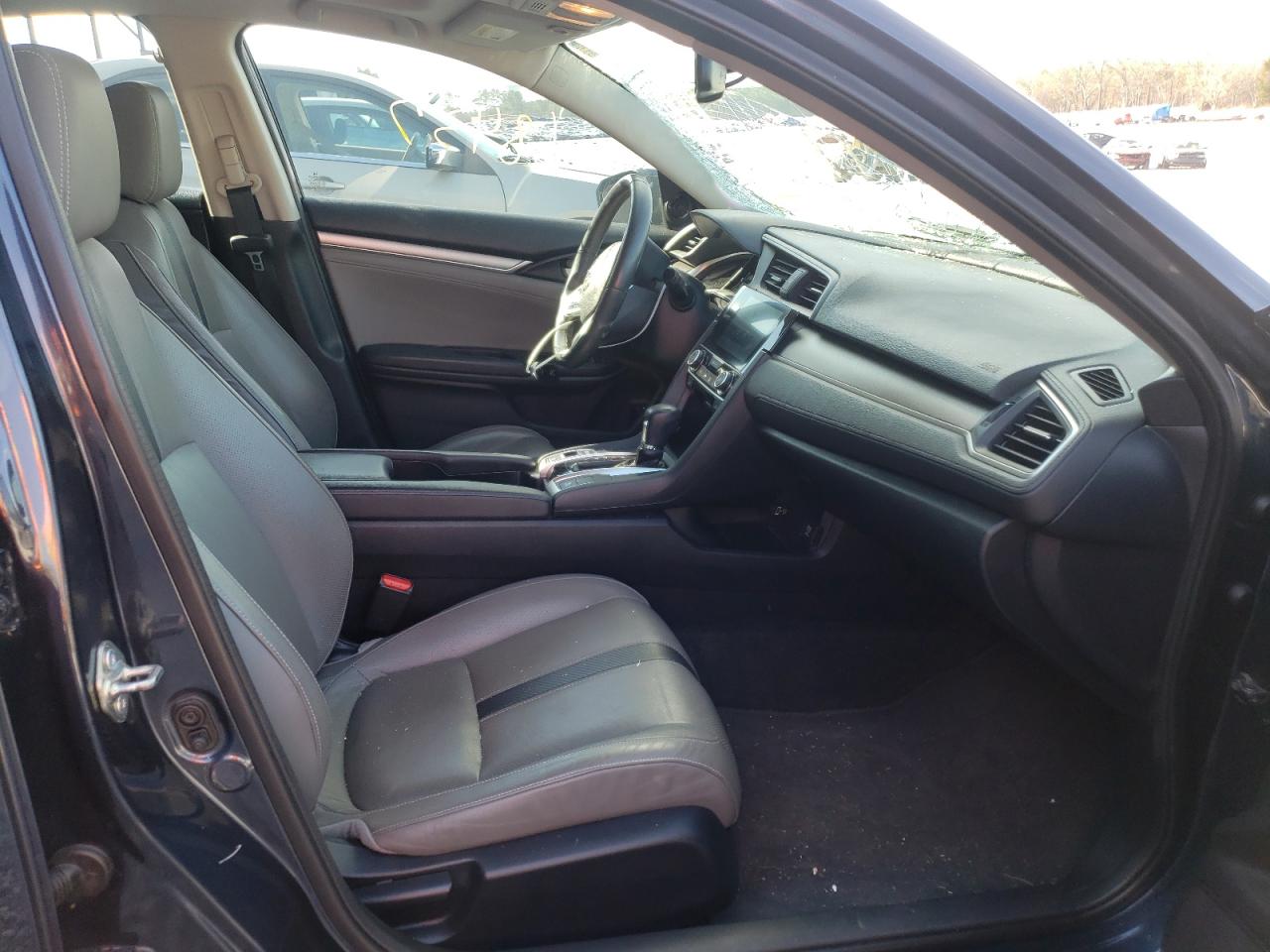 Photo 5 from auction – 2016 HONDA CIVIC EXL with VIN 19XFC1F73GE041347