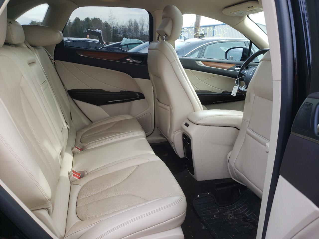 Photo 6 from auction – 2016 LINCOLN MKC RESERV with VIN 5LMTJ3DH6GUJ20697
