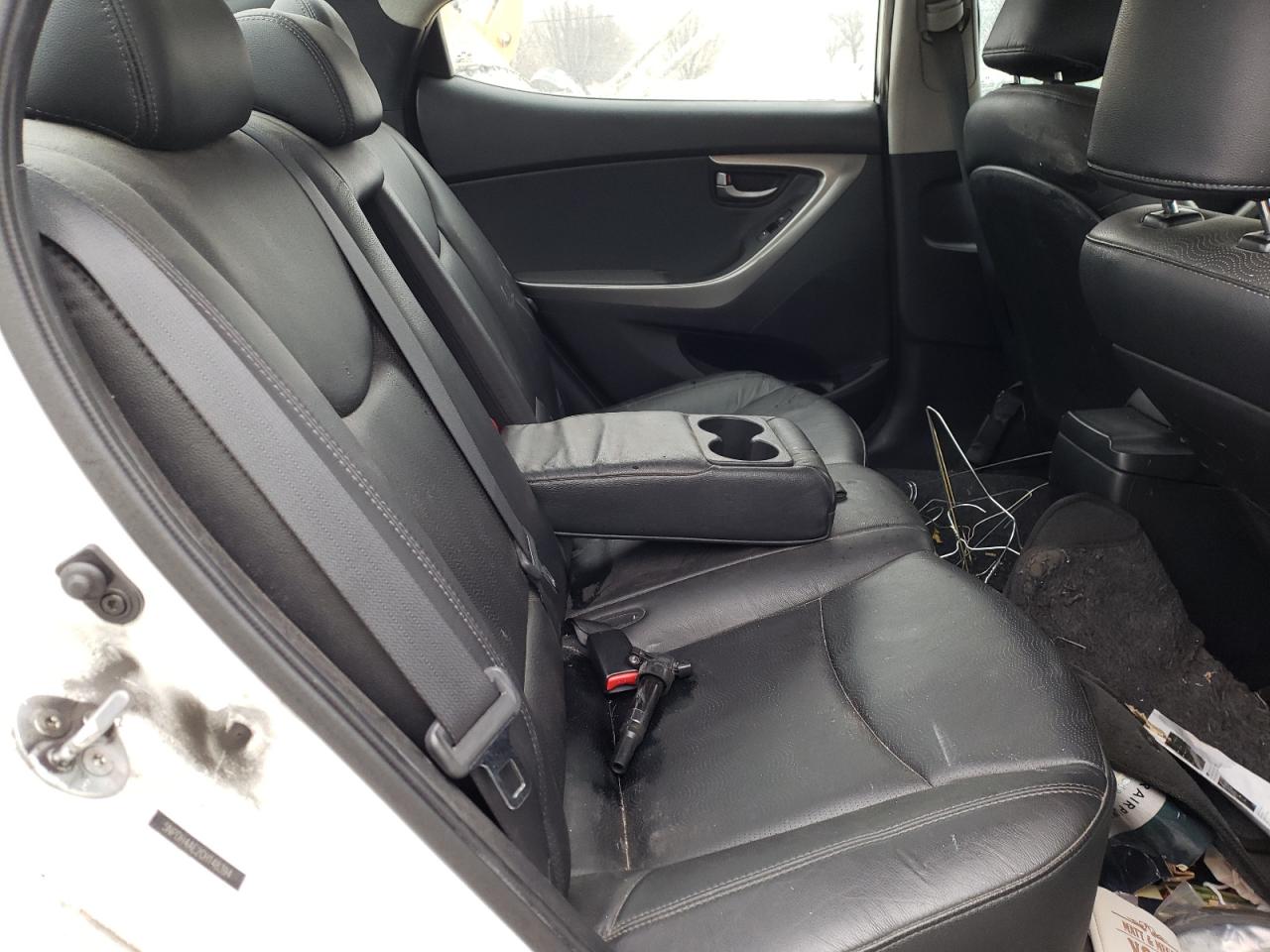 Photo 6 from auction – 2012 HYUNDAI ELANTRA GL with VIN 5NPDH4AE2CH148394