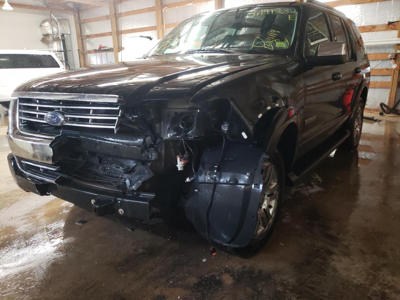 Photo 2 from auction – 2007 FORD EXPLORER L with VIN 1FMEU75E27UB29119
