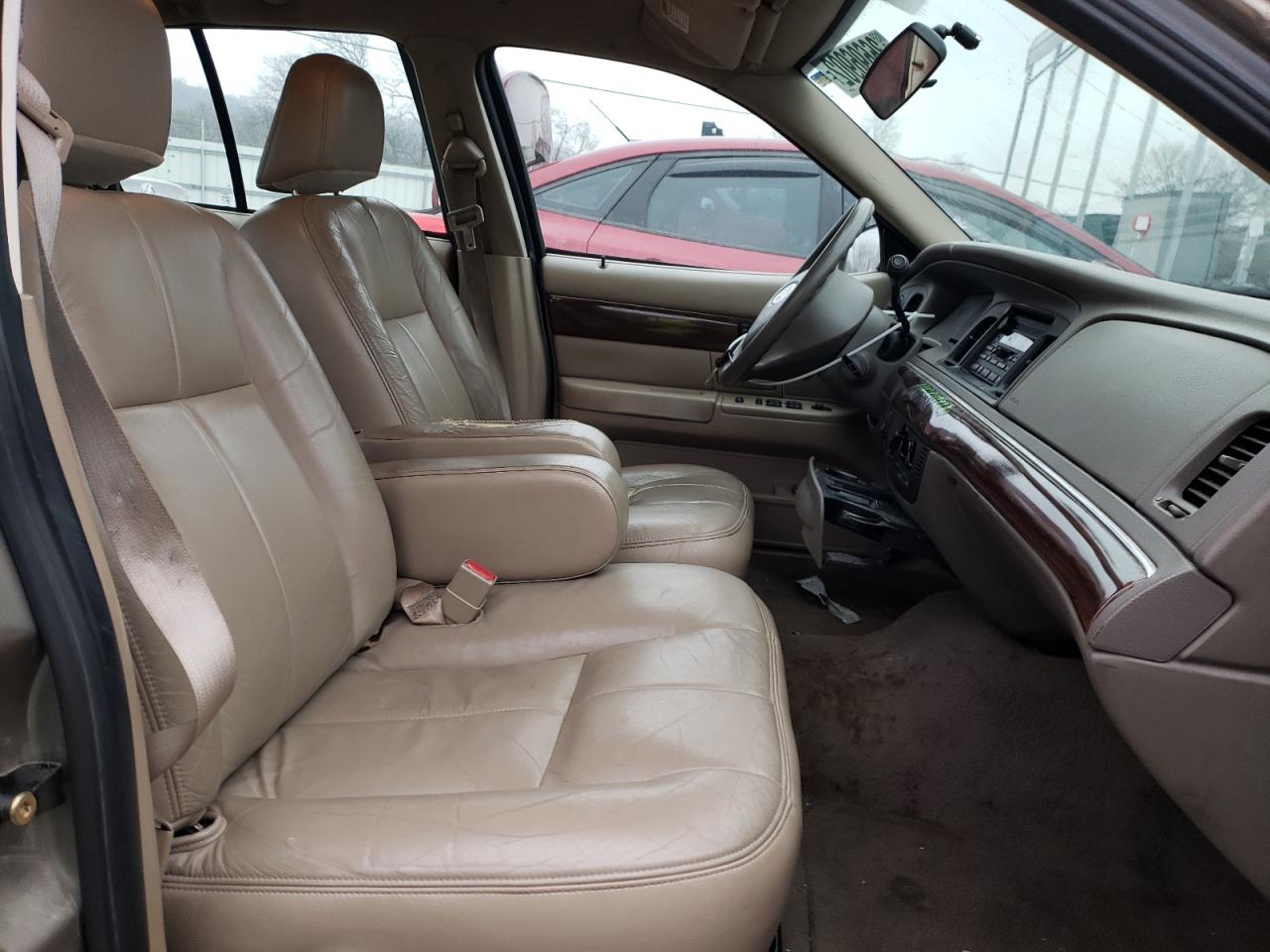 Photo 5 from auction – 2004 MERCURY GRAND MARQ with VIN 2MEFM74W74X626902
