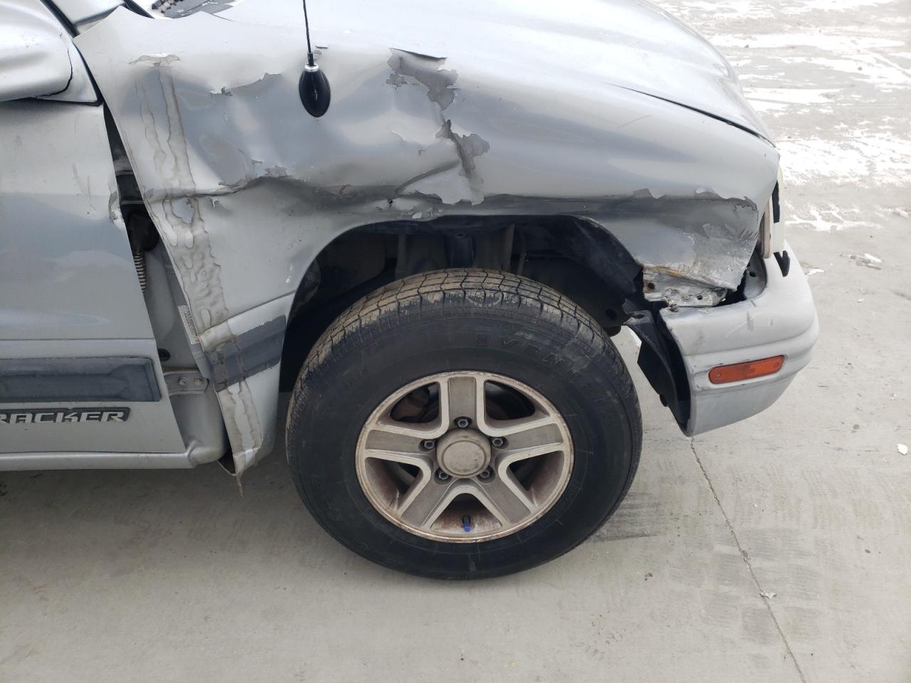 Photo 9 from auction – 2003 CHEVROLET TRACKER with VIN 2CNBJ134536927271