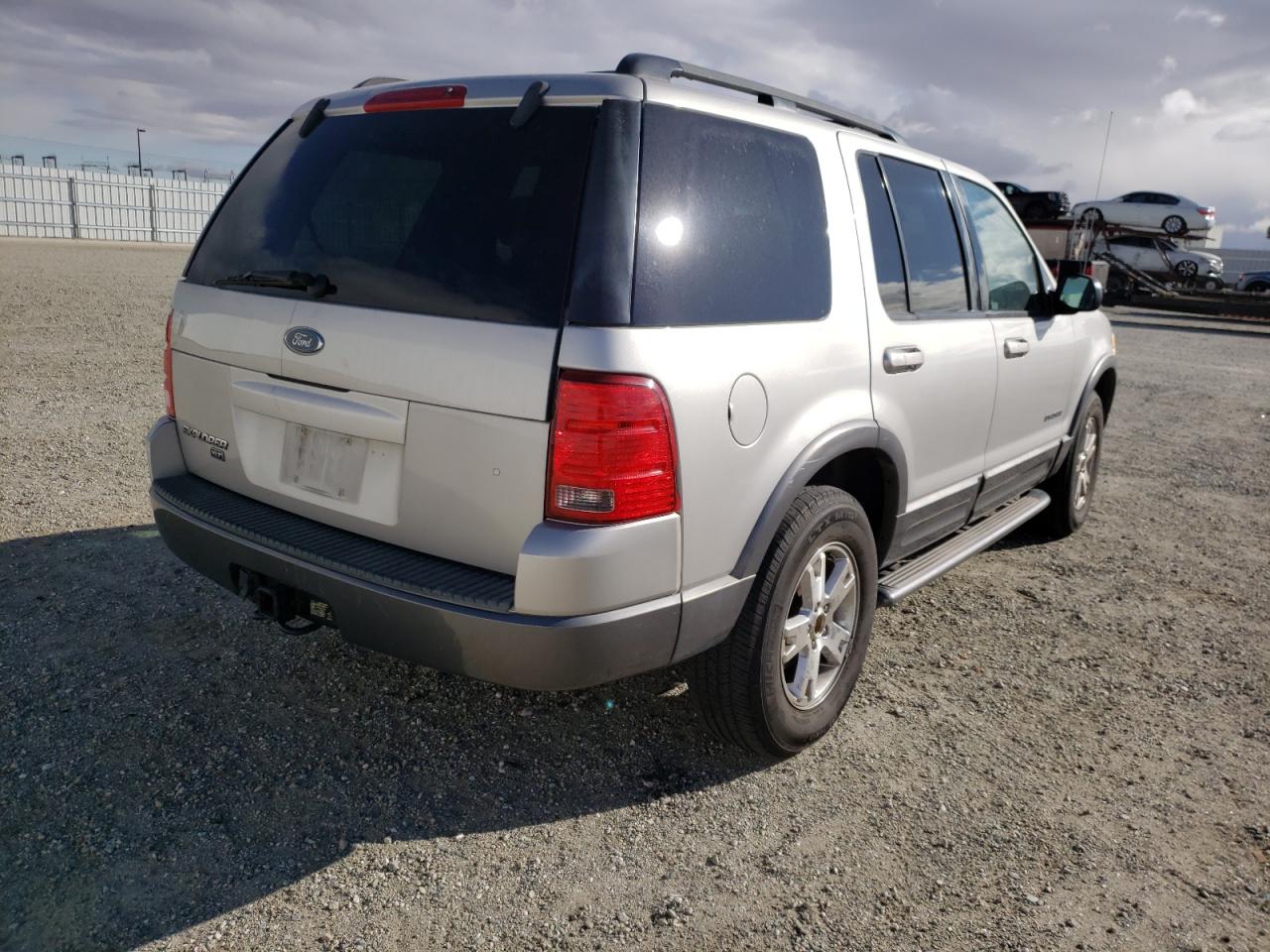 Photo 4 from auction – 2004 FORD EXPLORER with VIN 1FMZU63K94ZA83310