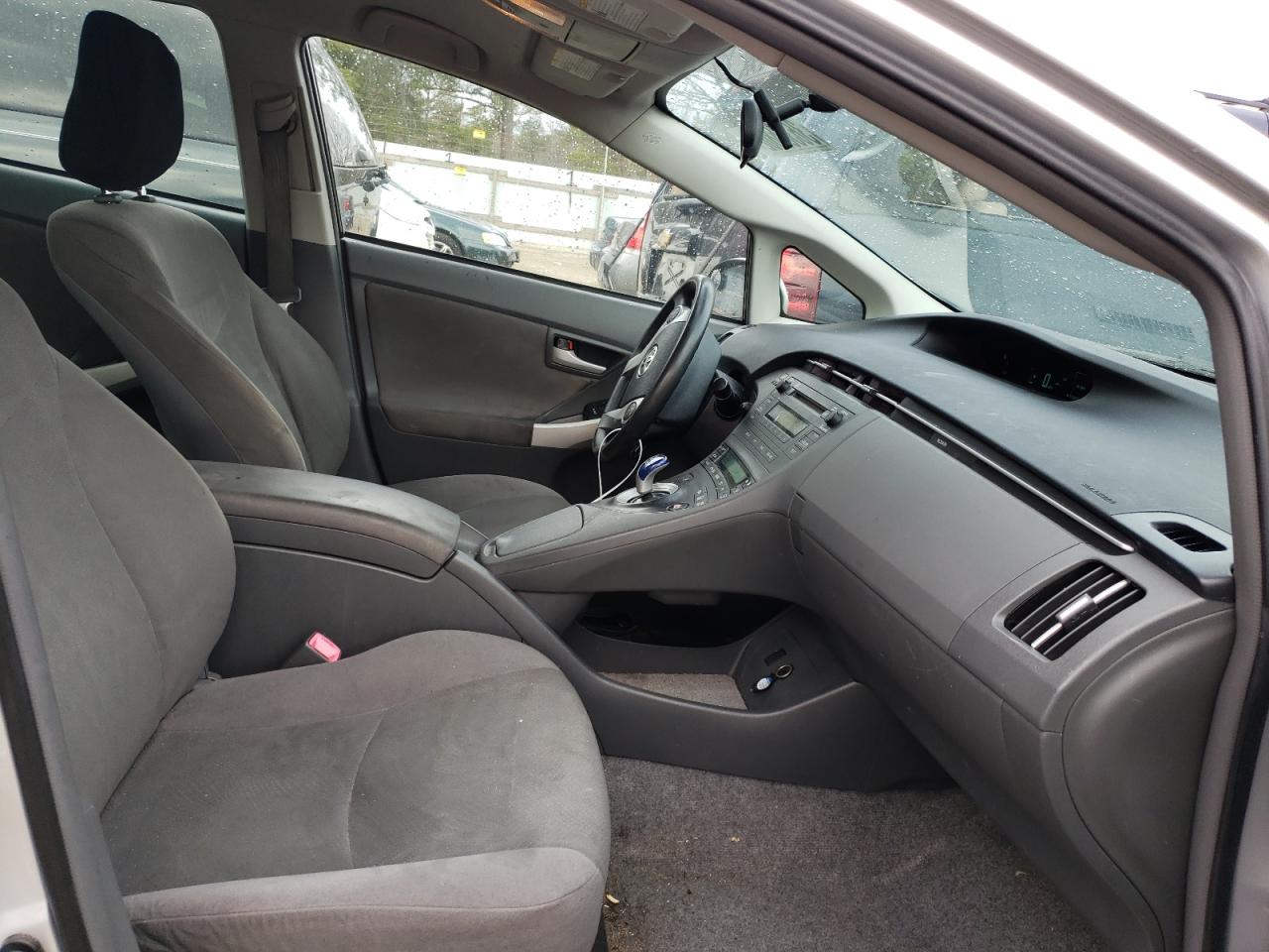 Photo 5 from auction – 2011 TOYOTA PRIUS with VIN JTDKN3DUXB1473426