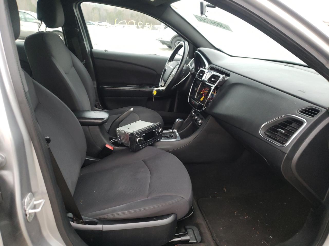 Photo 5 from auction – 2013 CHRYSLER 200 TOURIN with VIN 1C3CCBBB1DN695956