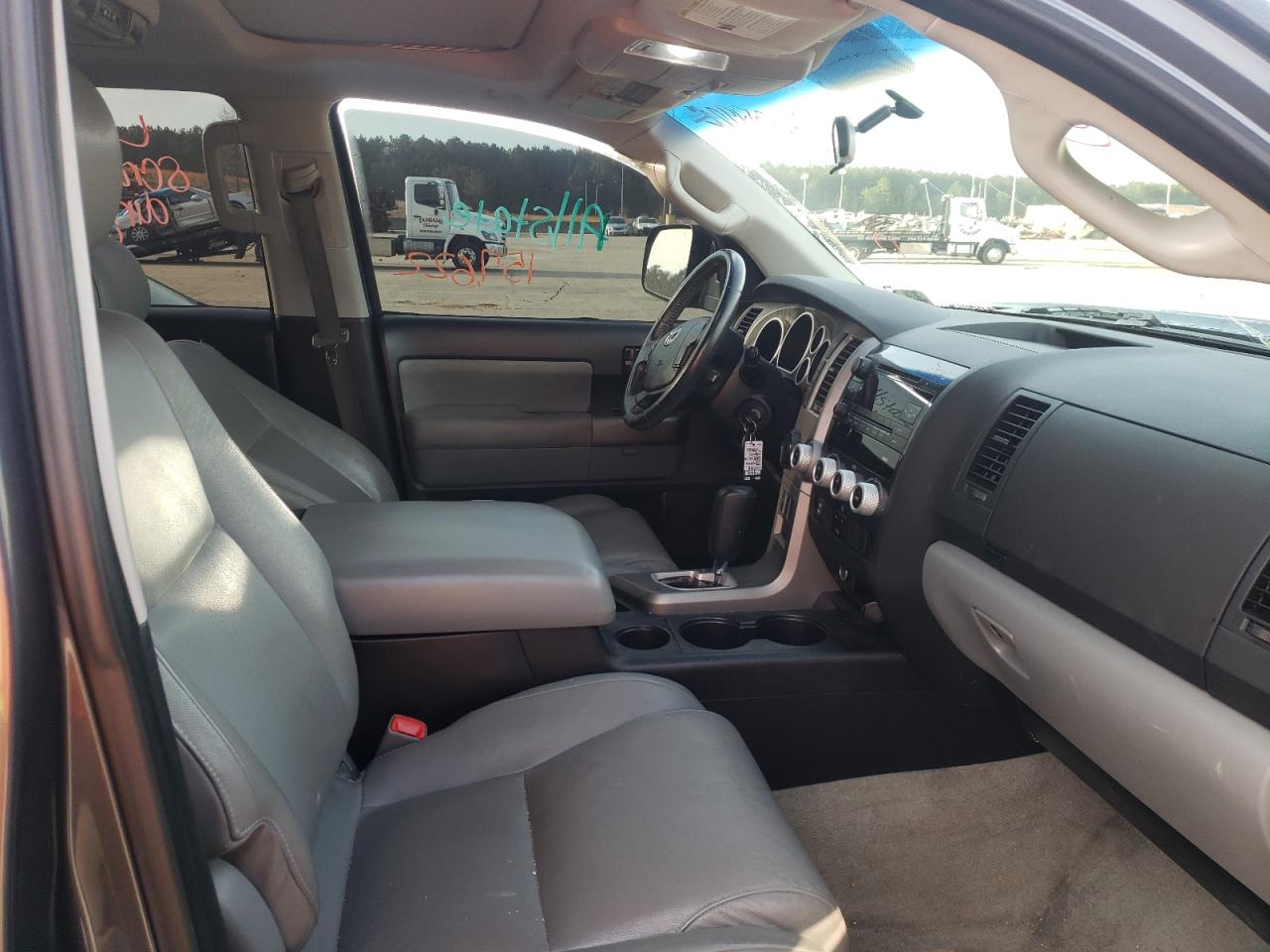 Photo 5 from auction – 2010 TOYOTA SEQUOIA SR with VIN 5TDZY5G11AS025726