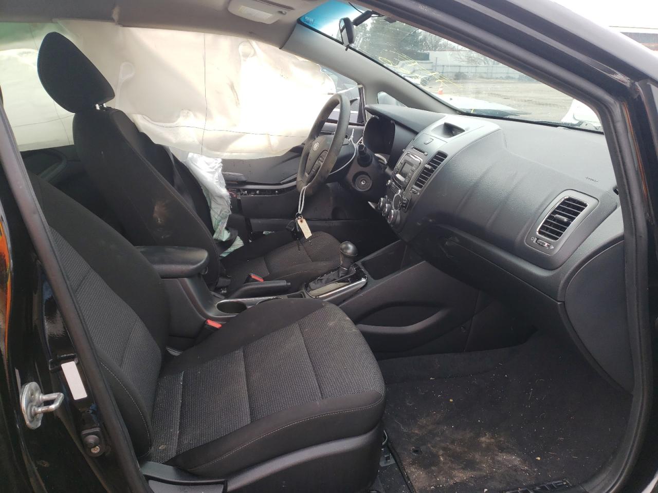Photo 5 from auction – 2018 KIA FORTE LX with VIN 3KPFK4A79JE231530