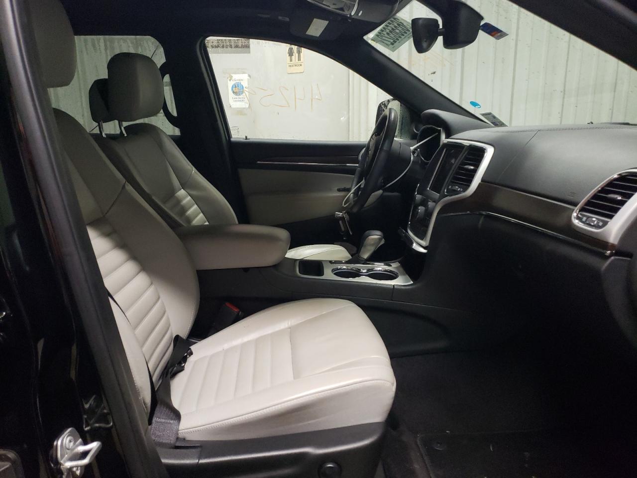 Photo 5 from auction – 2018 JEEP GRAND CHER with VIN 1C4RJEBG0JC168989