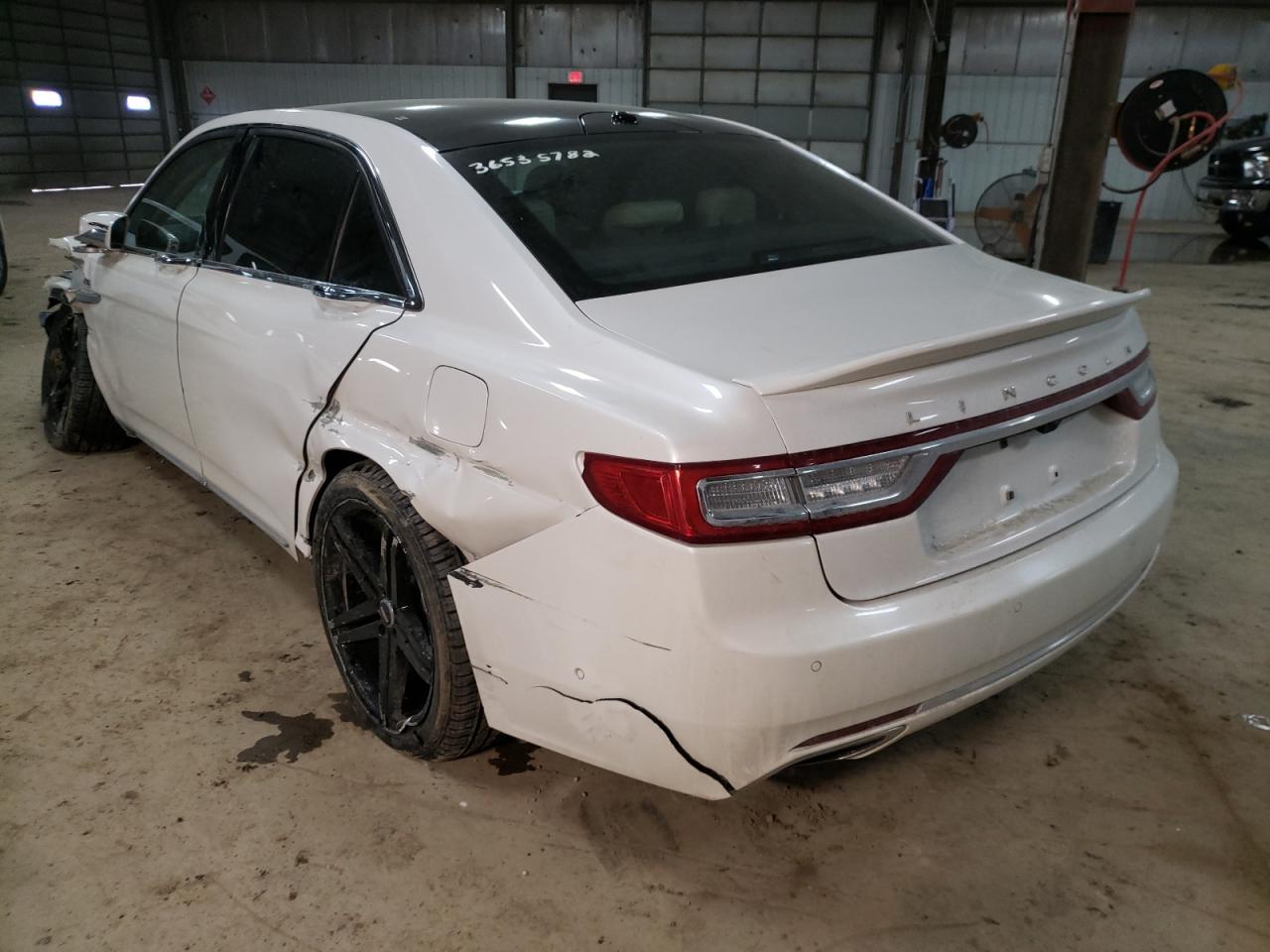 Photo 3 from auction – 2017 LINCOLN CONTINENTA with VIN 1LN6L9NC6H5600928