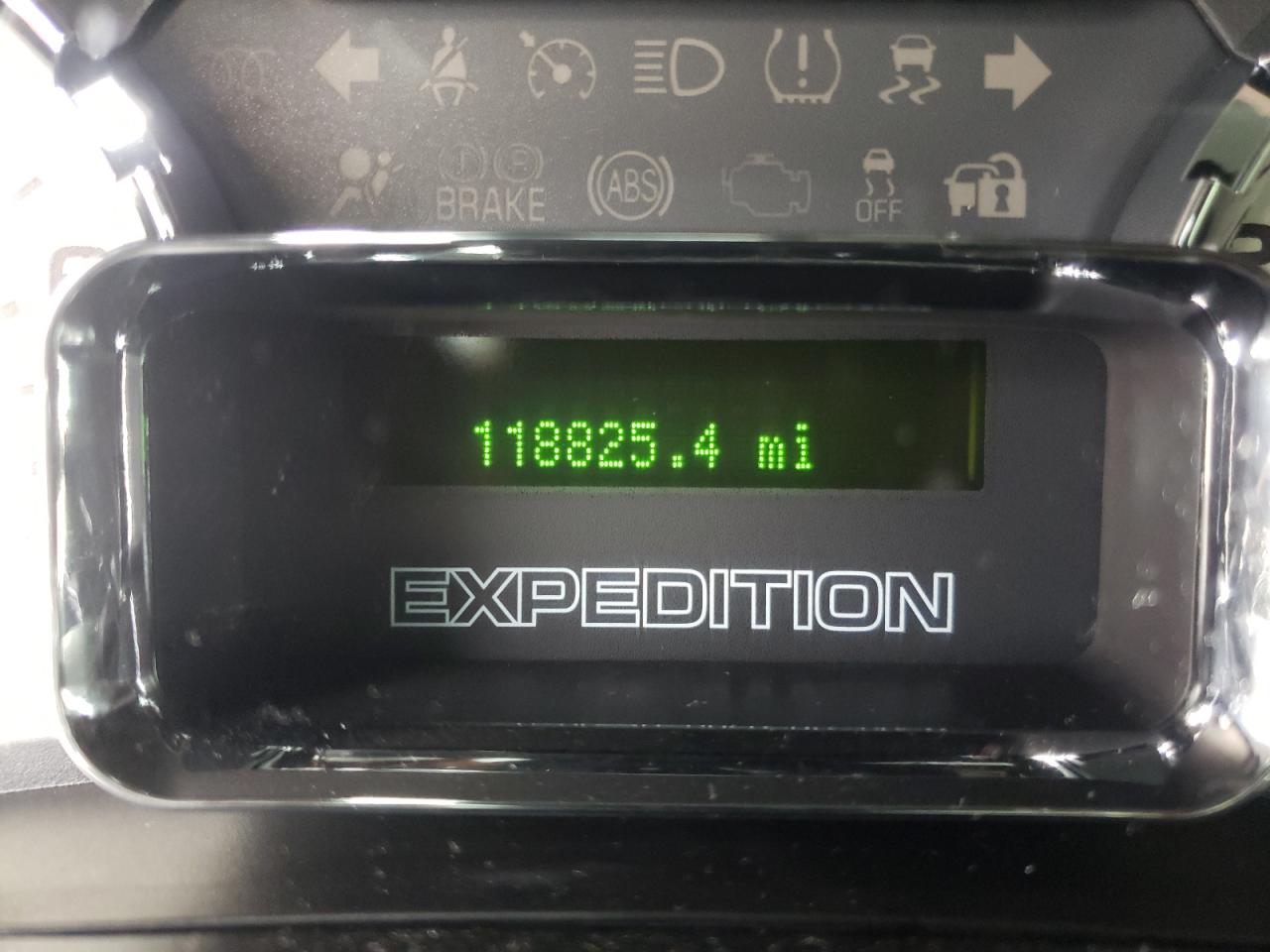 Photo 8 from auction – 2014 FORD EXPEDITION with VIN 1FMJU1K5XEEF64154