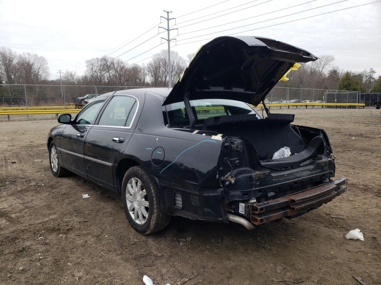 Photo 3 from auction – 2011 LINCOLN TOWN CAR S with VIN 2LNBL8CV7BX760531