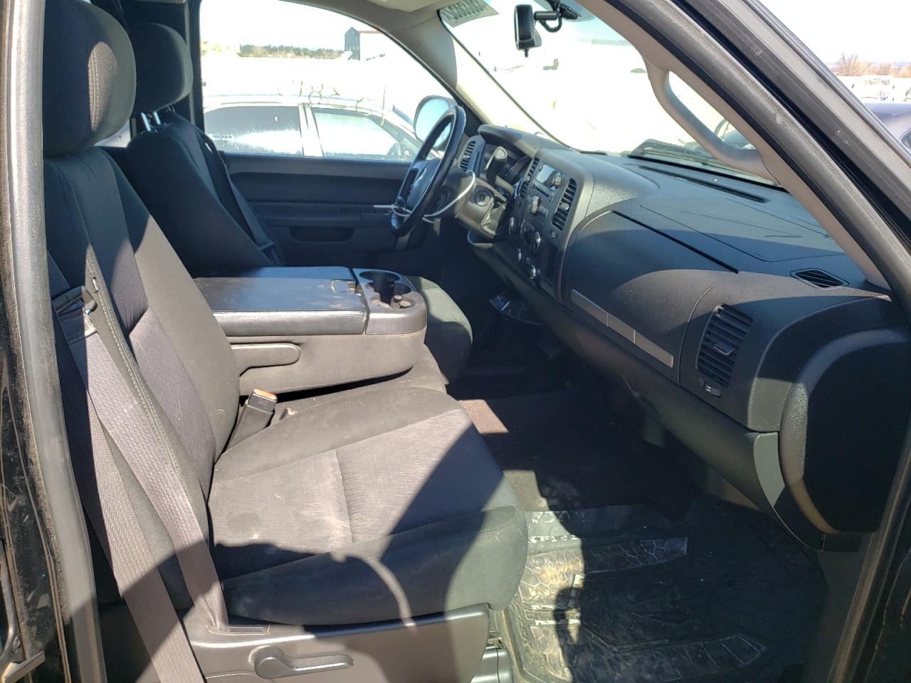 Photo 5 from auction – 2013 CHEVROLET silverado with VIN 1GCRKSE76DZ188625