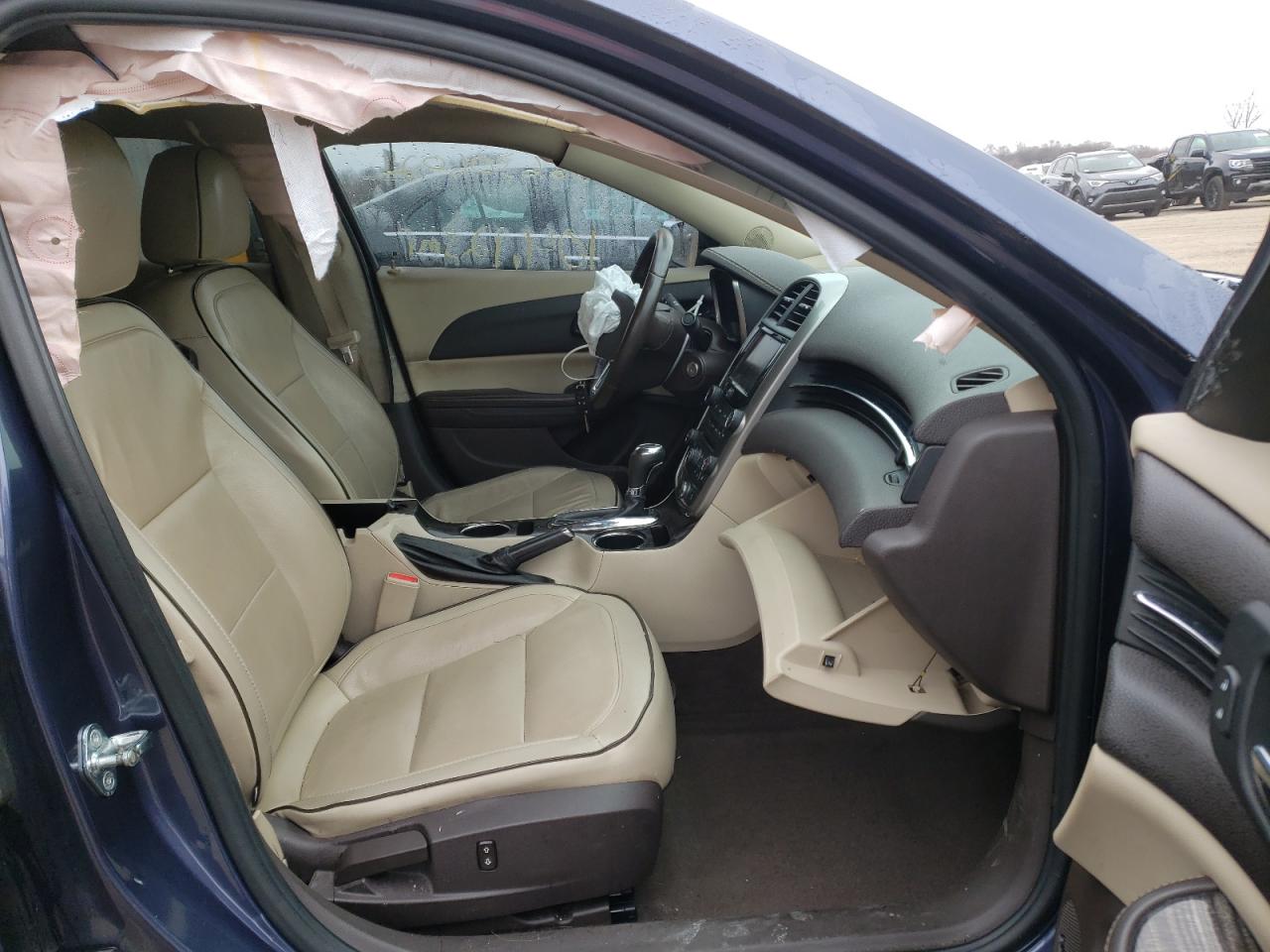 Photo 5 from auction – 2015 CHEVROLET MALIBU with VIN 1G11D5SL6FF327448