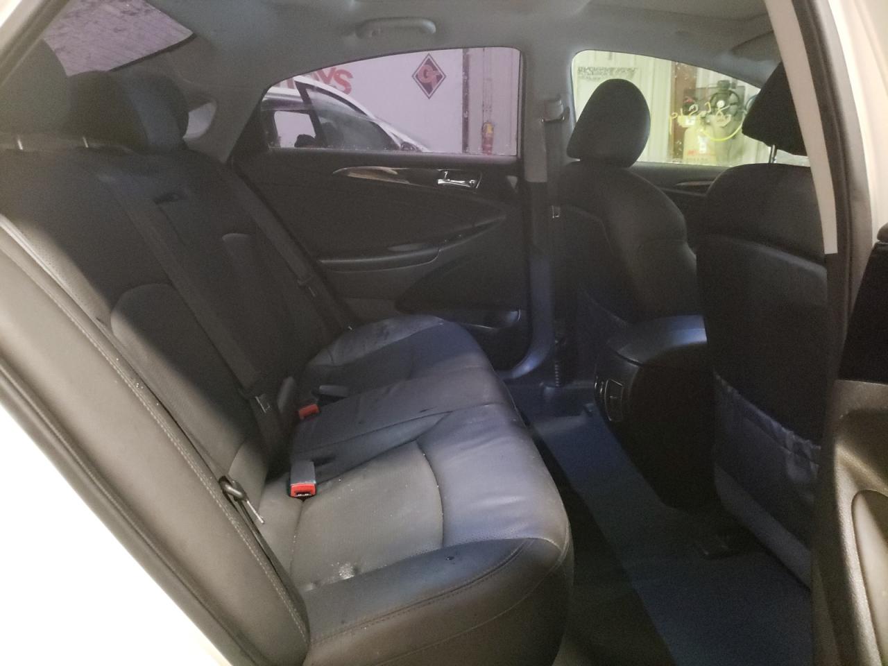 Photo 6 from auction – 2014 HYUNDAI SONATA SE with VIN 5NPEC4ACXEH931421
