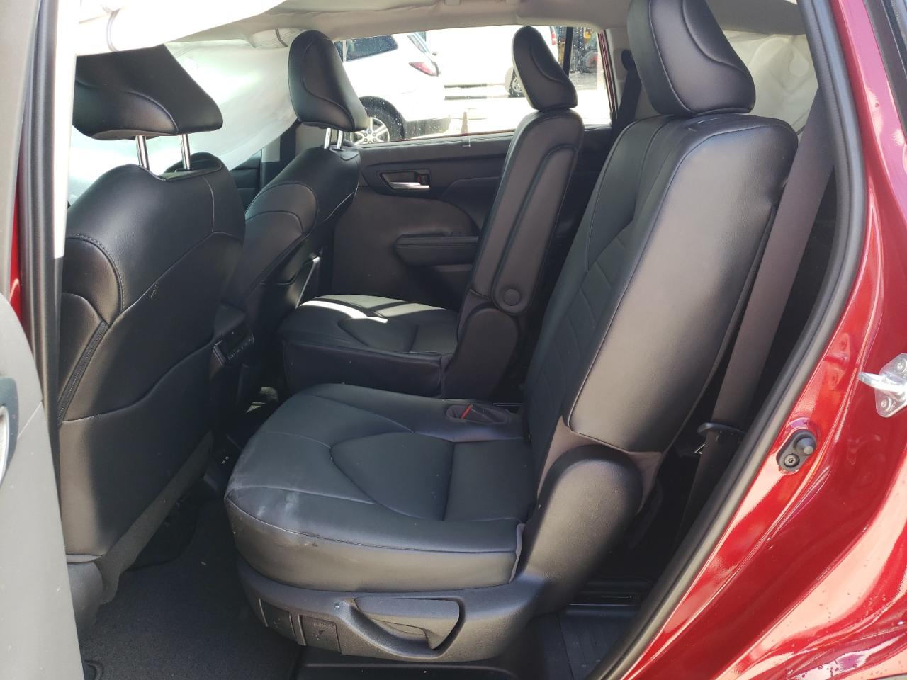 Photo 6 from auction – 2021 TOYOTA HIGHLANDER with VIN 5TDGZRAH5MS073882