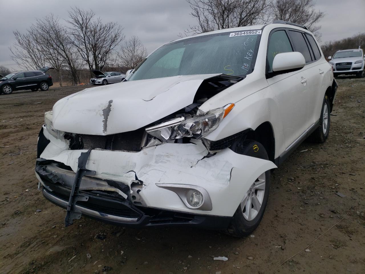 Photo 2 from auction – 2013 TOYOTA HIGHLANDER with VIN 5TDBK3EH6DS247254