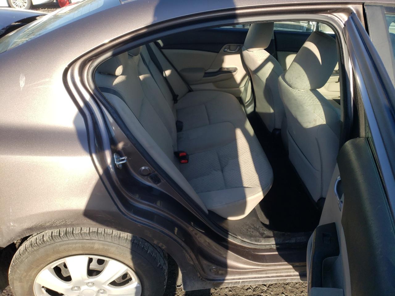 Photo 6 from auction – 2014 HONDA CIVIC LX with VIN 2HGFB2F58EH509633