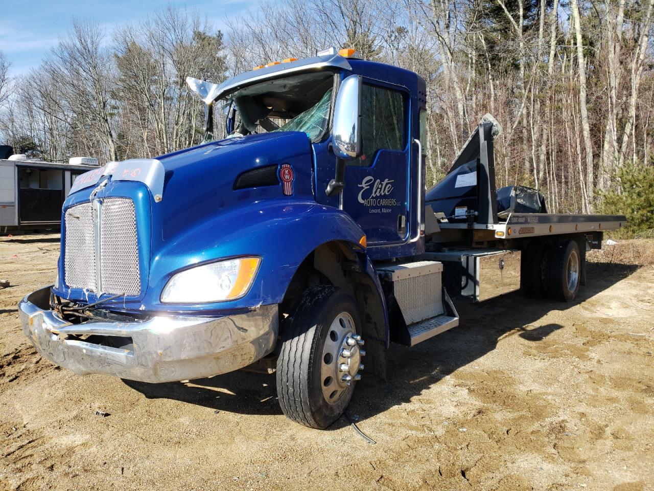 Photo 2 from auction – 2017 KENWORTH CONSTRUCTI with VIN 2NKHHM6XXHM161735