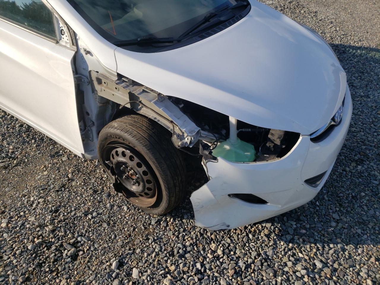 Photo 9 from auction – 2012 HYUNDAI ELANTRA GL with VIN 5NPDH4AE5CH134053