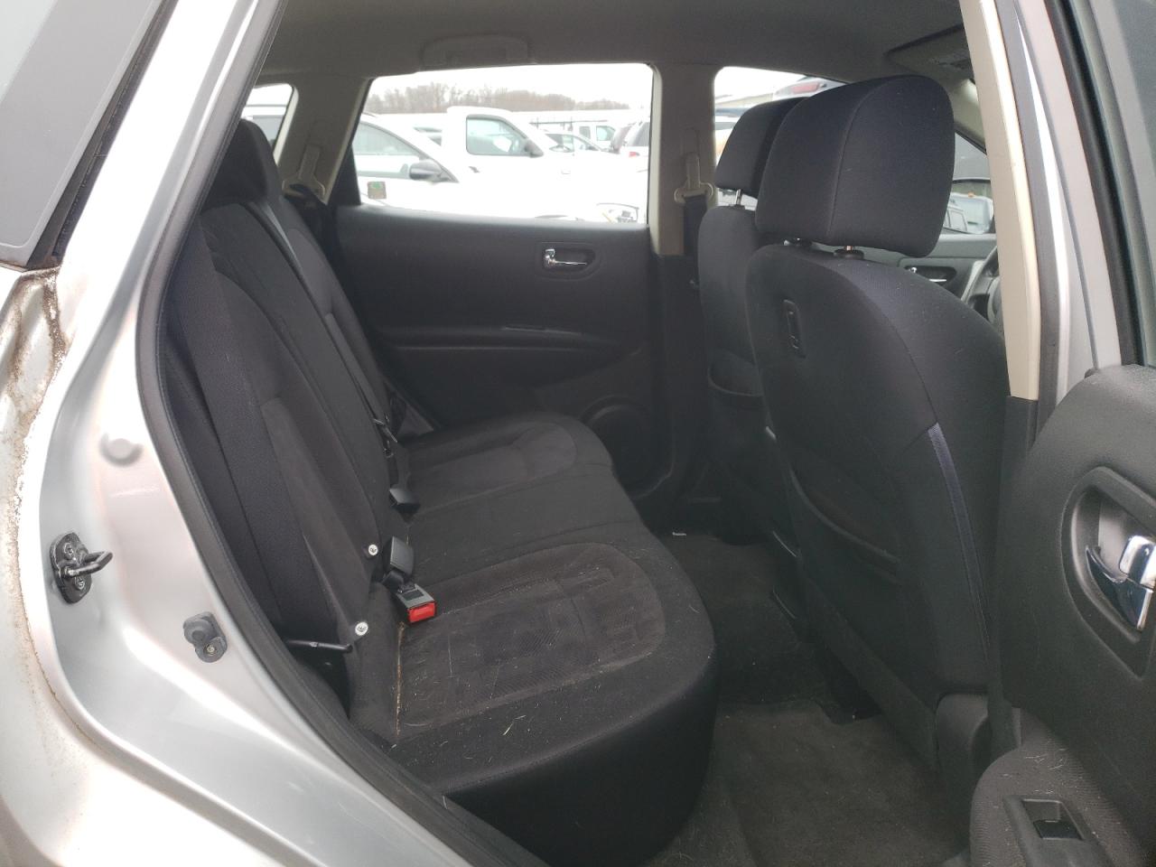 Photo 6 from auction – 2011 NISSAN ROGUE S with VIN JN8AS5MV3BW674570