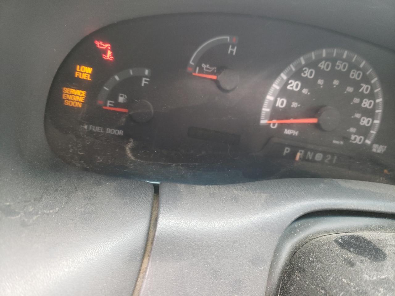 Photo 8 from auction – 2000 FORD F150 with VIN 1FTRX17W6YKA99779