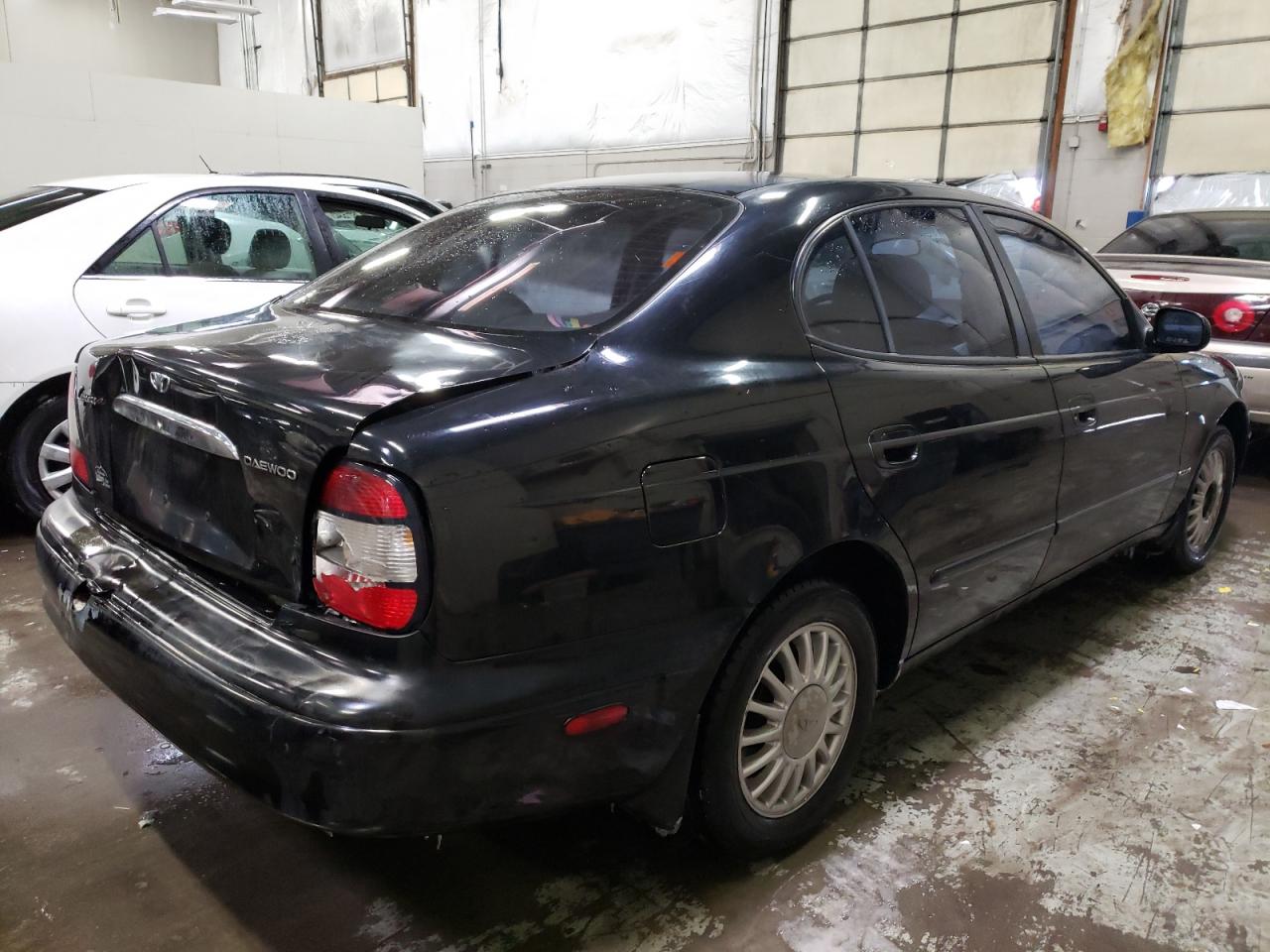 Photo 4 from auction – 1999 DAEWOO LEGANZA CD with VIN KLAVA6925XB182861