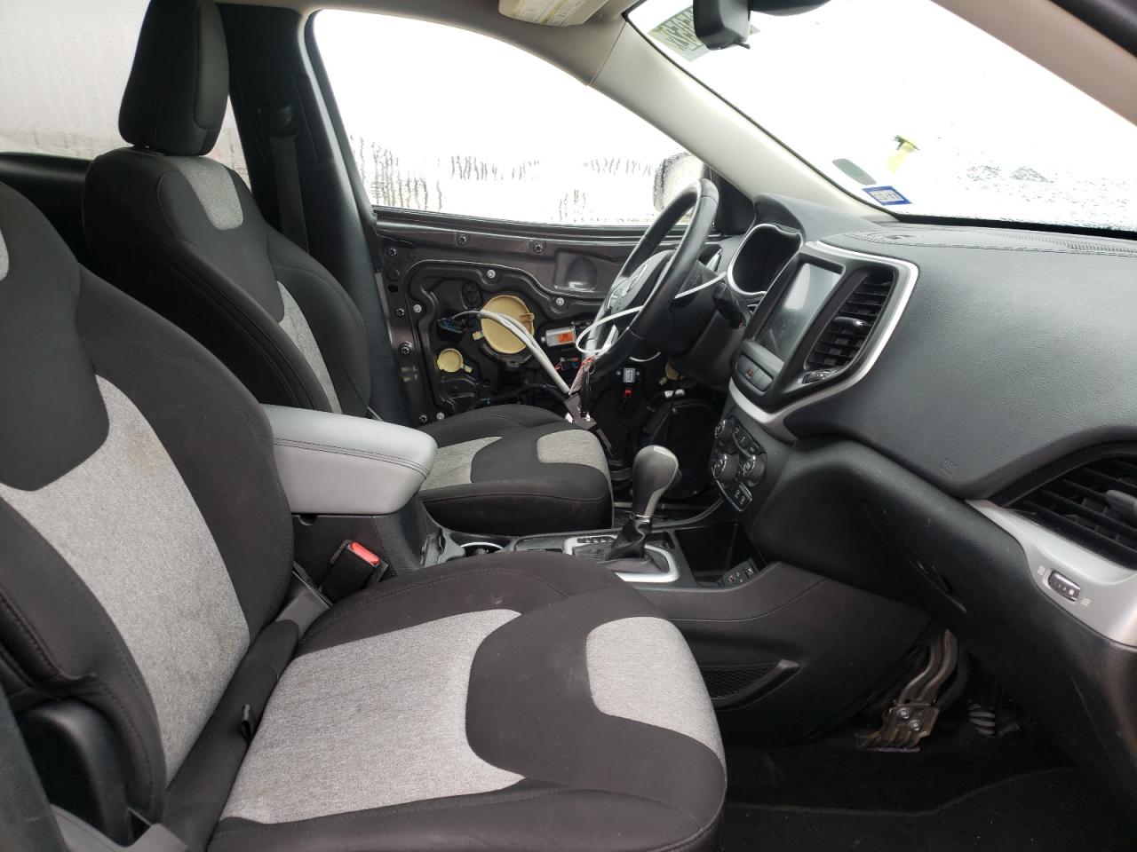 Photo 5 from auction – 2014 JEEP CHEROKEE L with VIN 1C4PJLCS1EW170639