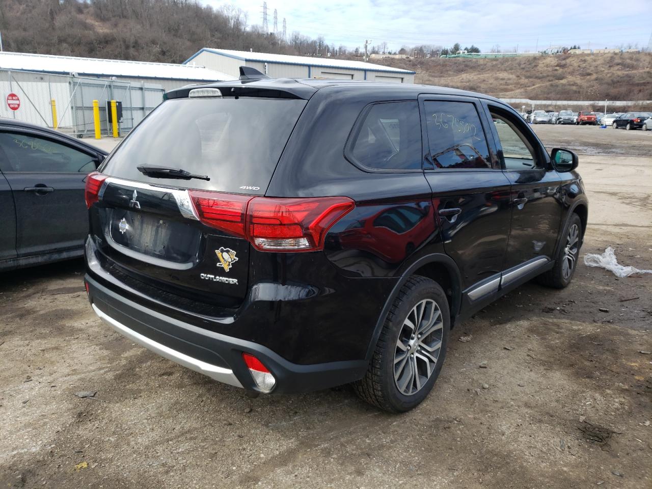 Photo 4 from auction – 2017 MITSUBISHI OUTLANDER with VIN JA4AZ2A33HZ058104