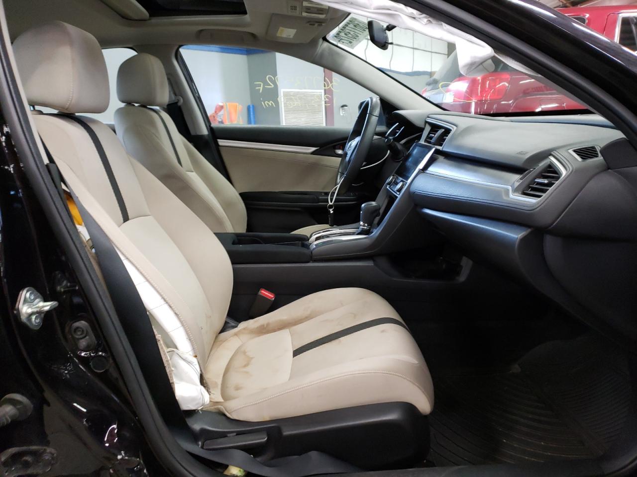 Photo 5 from auction – 2016 HONDA CIVIC EX with VIN 19XFC2F75GE213075