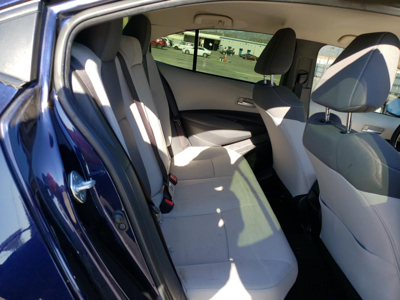 Photo 6 from auction – 2021 TOYOTA COROLLA LE with VIN JTDEAMDE3MJ010229