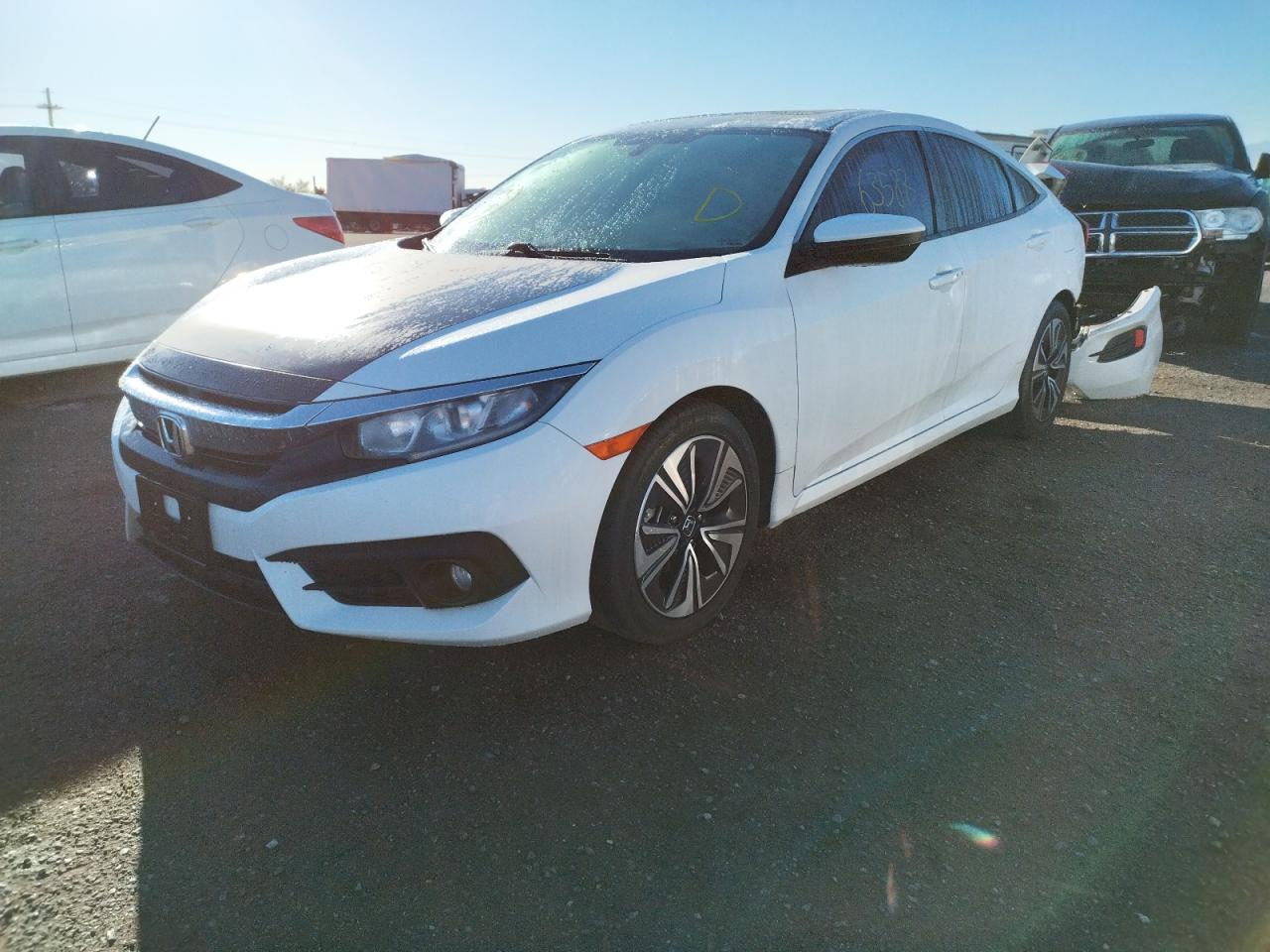 Photo 2 from auction – 2018 HONDA CIVIC EX with VIN 2HGFC1F33JH642994