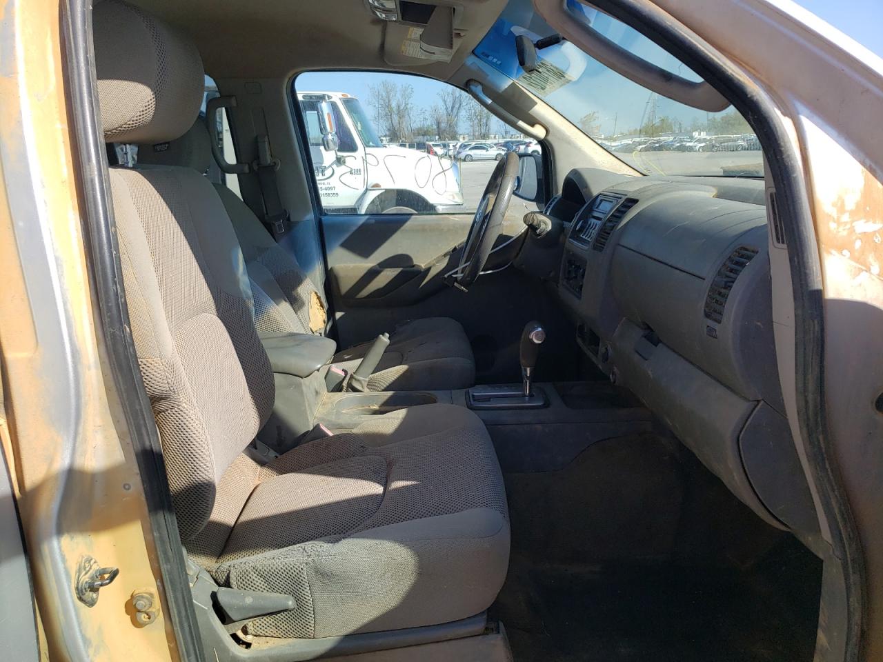 Photo 5 from auction – 2005 NISSAN FRONTIER C with VIN 1N6AD07WX5C401013