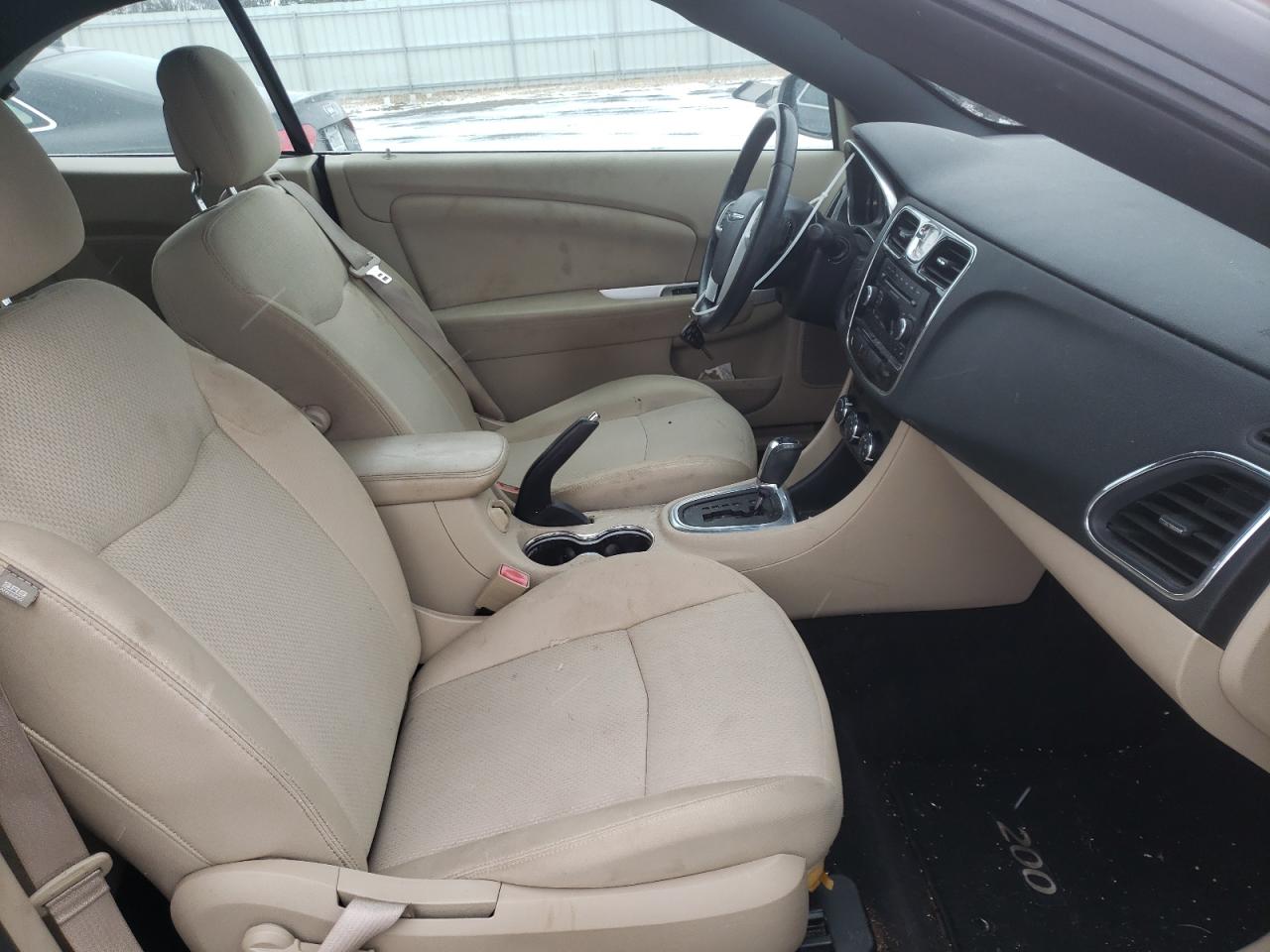 Photo 5 from auction – 2014 CHRYSLER 200 TOURIN with VIN 1C3BCBEB1EN158304