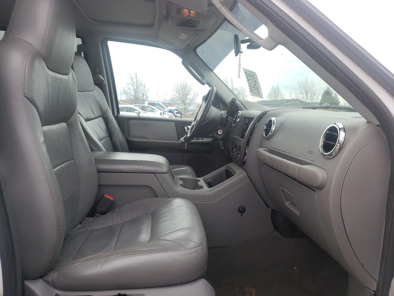 Photo 5 from auction – 2005 FORD EXPEDITION with VIN 1FMFU15535LA07535