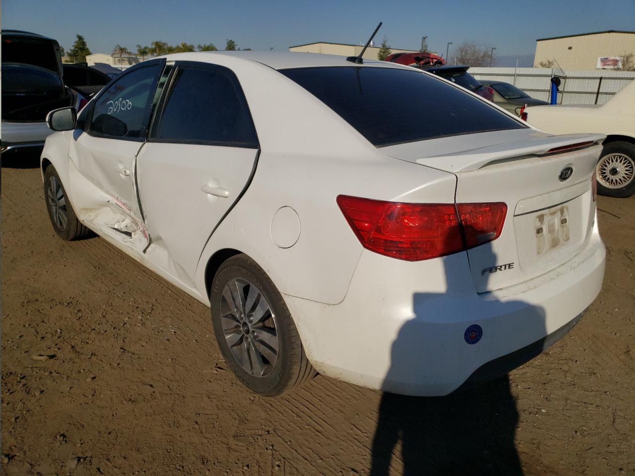 Zdjęcie 3 z aukcji – 2013 KIA FORTE EX z VIN KNAFU4A28D5693525