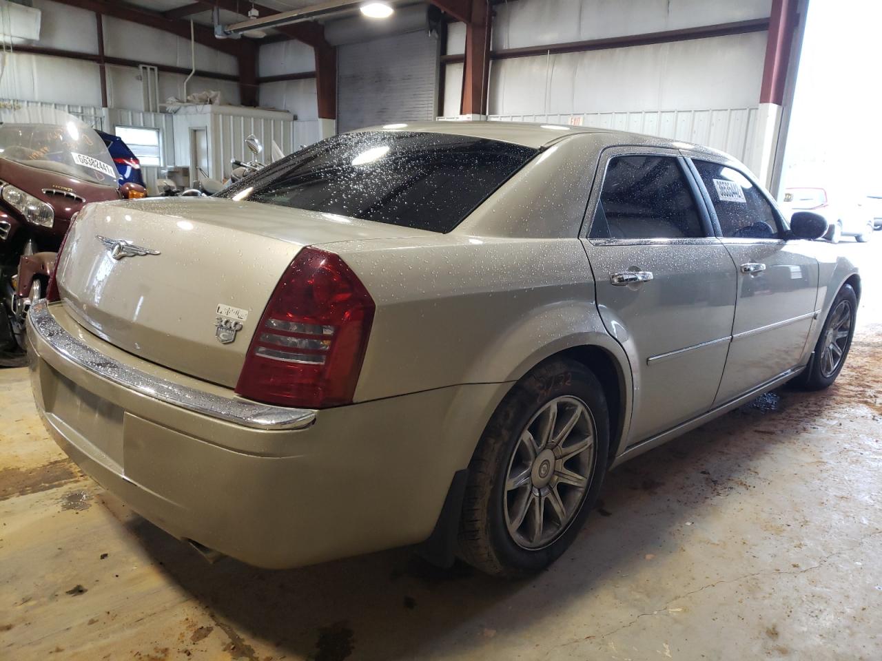 Photo 4 from auction – 2006 CHRYSLER 300C with VIN 2C3KA63H16H409434