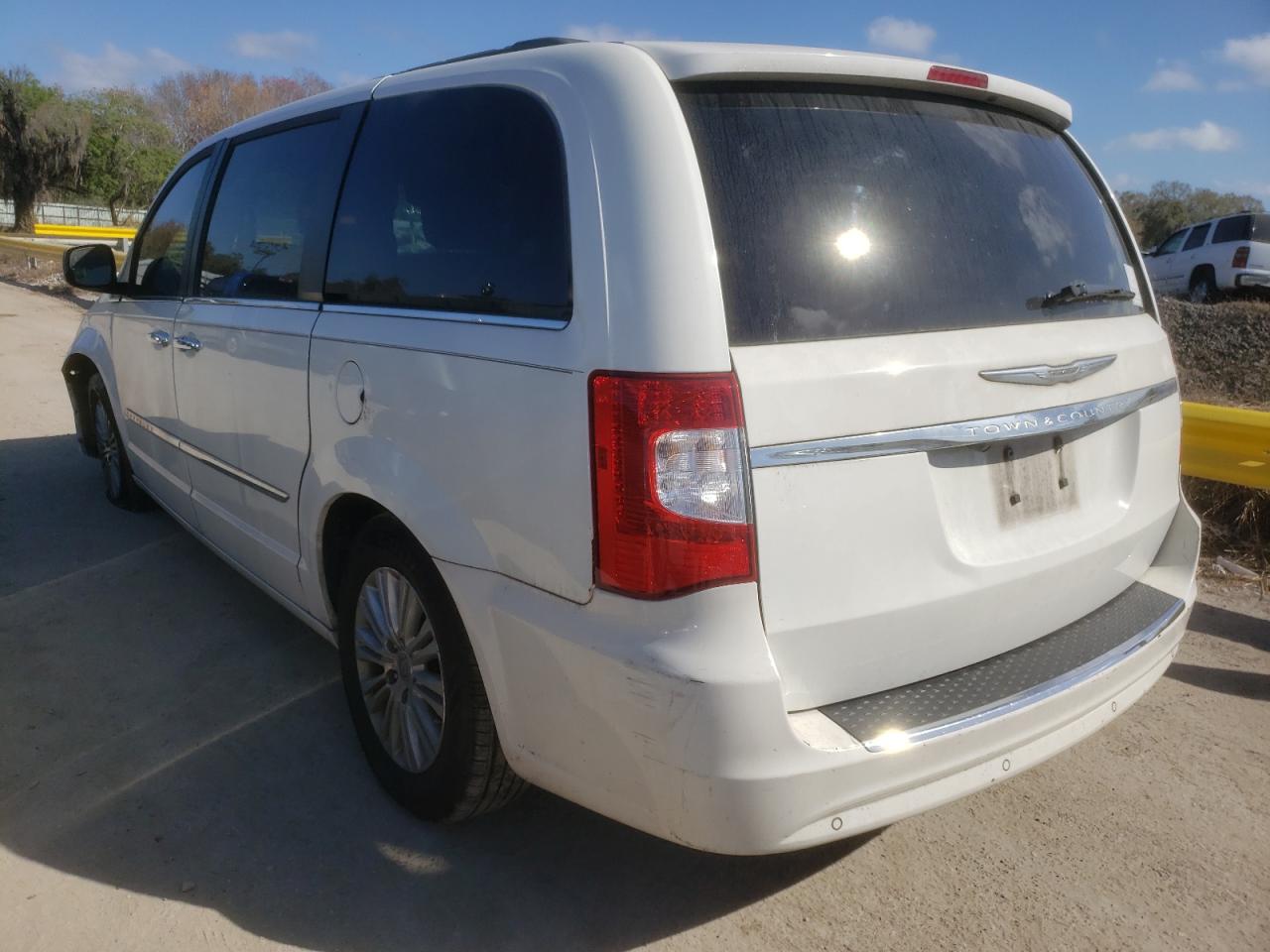 Photo 3 from auction – 2011 CHRYSLER TOWN & COU with VIN 2A4RR8DG3BR716395