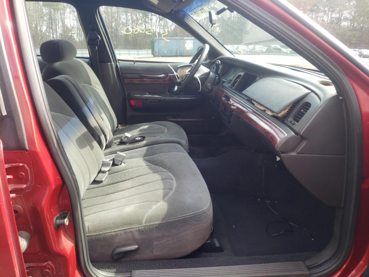 Photo 5 from auction – 2000 MERCURY GRAND MARQ with VIN 2MEFM74W0YX655485