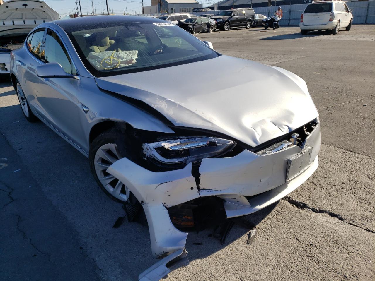 Photo 9 from auction – 2017 TESLA MODEL S with VIN 5YJSA1E10HF209782