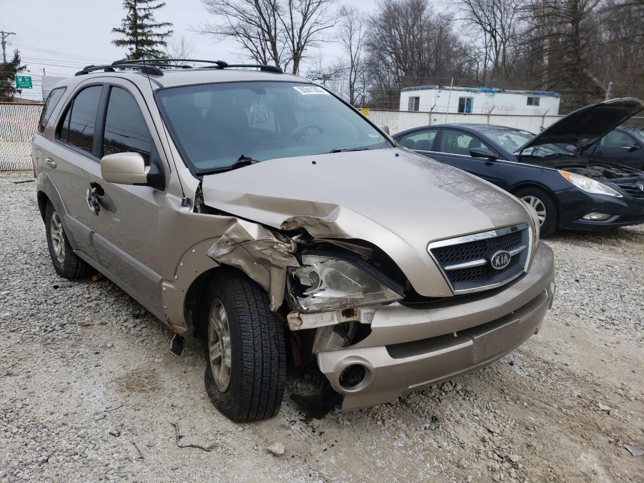 KIA SORENTO EX 2004 with VIN KNDJC733445329982 - Photo from auction